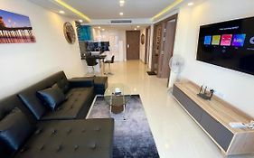Large Luxury, Pool View, Grand Avenue, Pattaya - 202